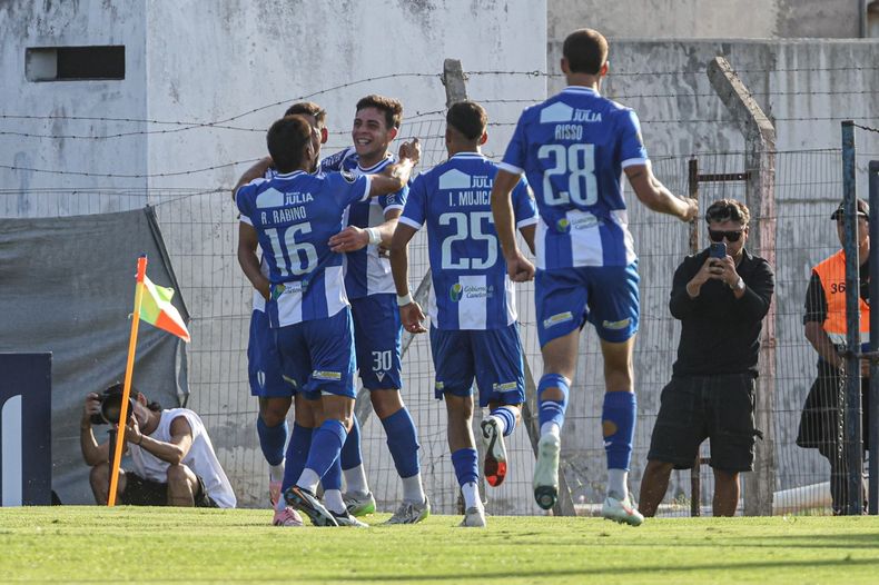Juventud de Las Piedras le ganó 3-1 a Nacional en el Parque Artigas por el Torneo Apertura