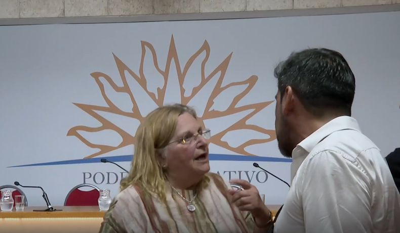 Graciela Bianchi increpó a periodista de Canal 5 durante conferencia de la Coalición Republicana
