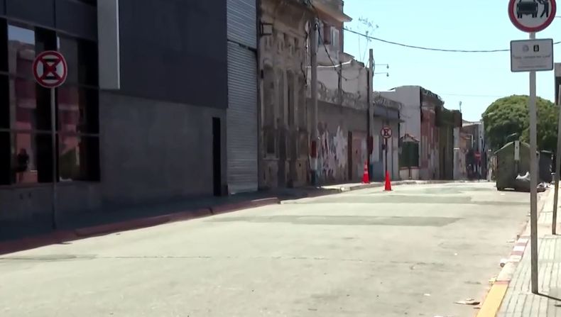 Una discusión entre cuidacoches en Paso Molino terminó con uno apuñalado y en grave estado