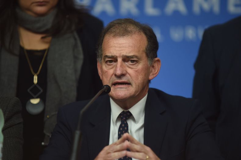 Manini Ríos dijo que no recibe órdenes de Lacalle Pou