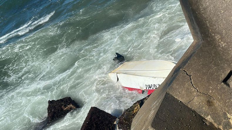 Prefectura rescató a tripulantes de lancha que dio vuelta de campana; uno sufrió paro cardiorrespiratorio