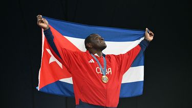 mijain lopez: la leyenda del deporte cubano logro su quinta medalla de oro consecutiva en lucha grecorromana
