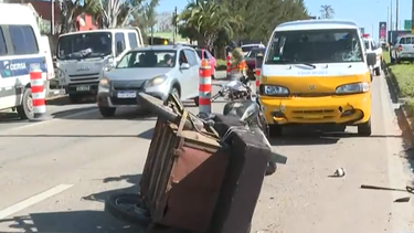 motociclista lesionado tras chocar contra camioneta escolar en la zona de villa garcia