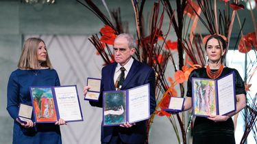 Los ganadores de Ucrania, Rusia y Bielorrusia del Premio Nobel de la Paz rechazaron la guerra insensata y criminal de Vladimir Putin.