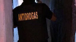 El allanamiento permitió la detención de una mujer y dos hombres.