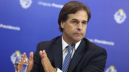 Lacalle Pou se solidarizó con Cristina Fernández luego del atentado 