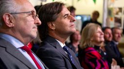 El ministro de Educación, Pablo Da Silveira, y el presidente Luis Lacalle Pou.