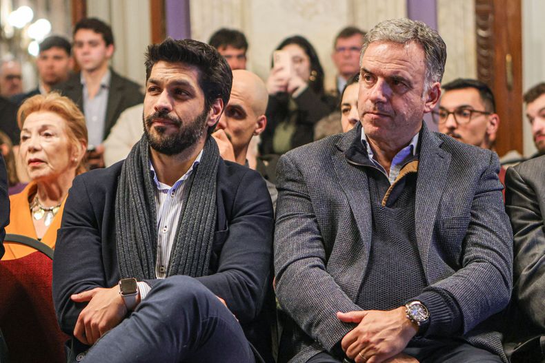 Andrés Ojeda instó al gobierno a agendar un encuentro entre Yamandú Orsi y Donald Trump
