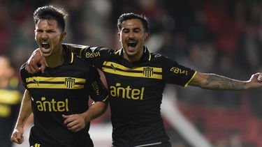 River Plate - Peñarol en el Saroldi