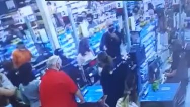 Condenaron a hombre que golpeó a funcionarios de un supermercado