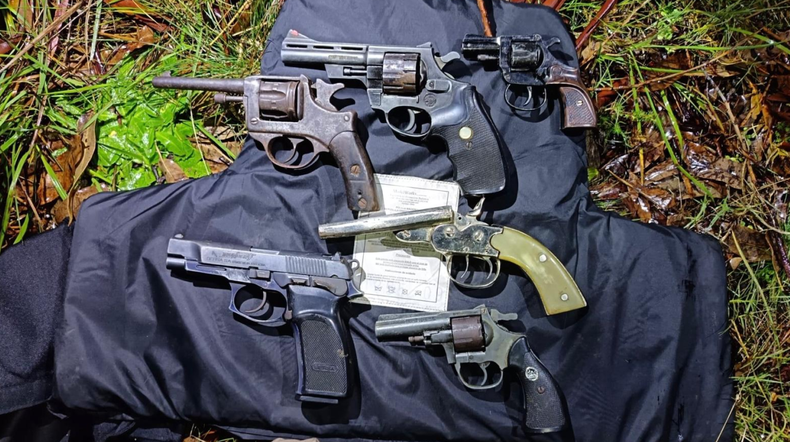 La Policía de Maldonado incautó seis armas de fuego y un chaleco antibalas robado en Montevideo