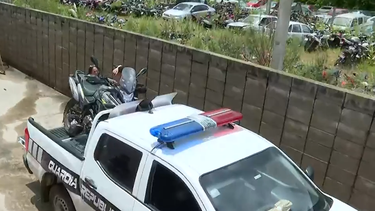 Dos delincuentes robaron la moto de un trabajador; la Policía recuperó el vehículo y detuvo a los sospechosos