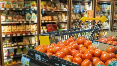 Precios registran pico de aumento e inflación sigue fuera del rango meta