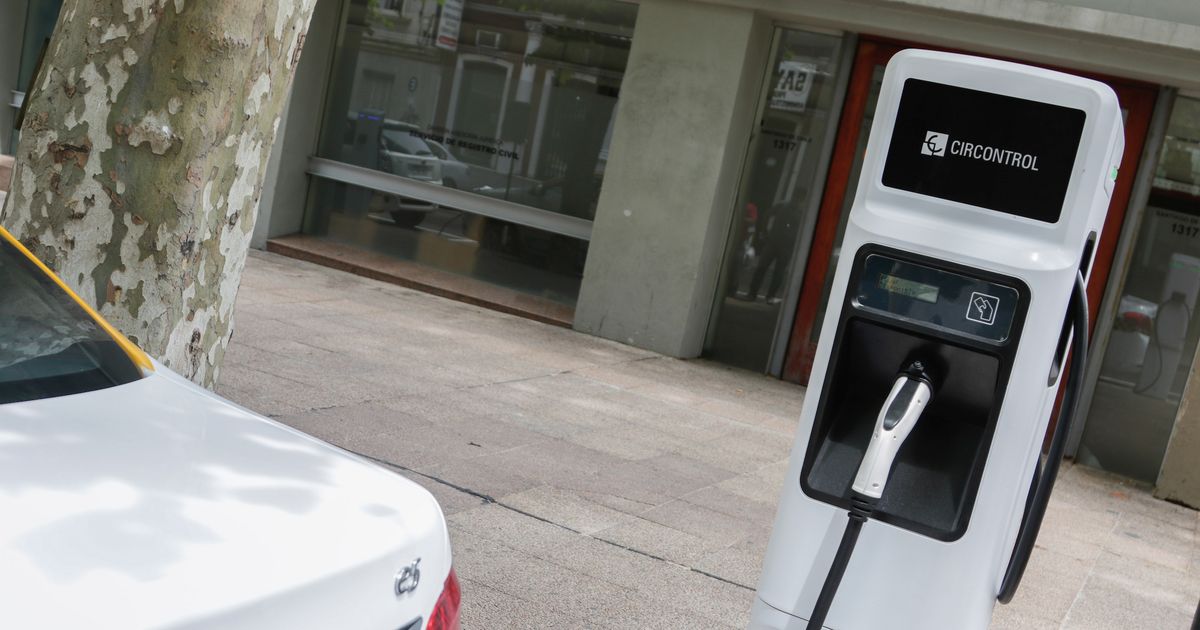 En abril se vendieron un promedio de 72 autos eléctricos por día