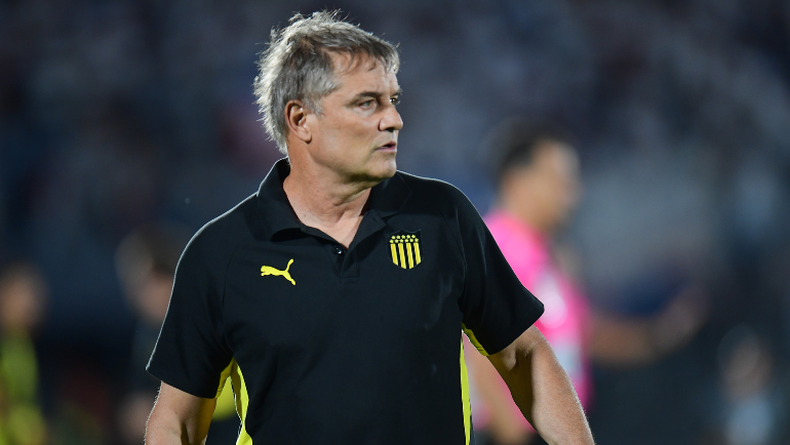 Diego Aguirre confirmó su continuidad en Peñarol hasta fin de año: "Tenemos que pelear por un final feliz"