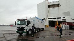 Llegaron al Puerto de Montevideo los primeros dos escáneres para Aduanas