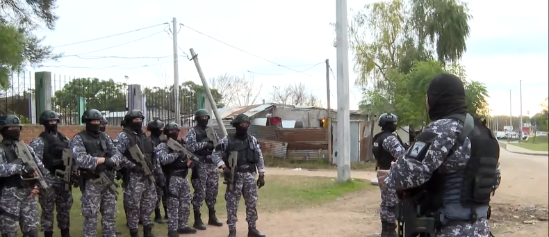 La Policía realizó un exhaustivo operativo en el barrio Marconi, donde esta semana asesinaron a un hombre