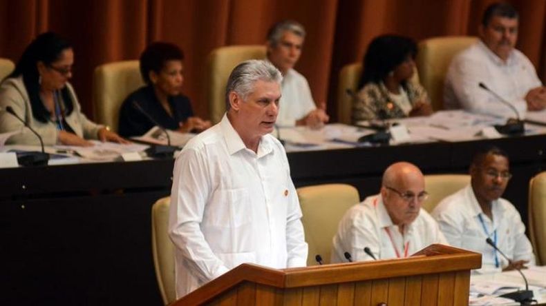 Cuba saca comunismo de borrador constitucional