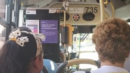 Campaña de la Intendencia de Montevideo contra el acoso sexual en los ómnibus.