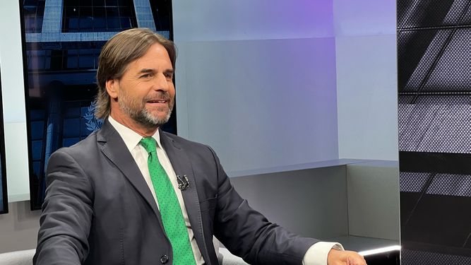 Lacalle Pou está en Paraguay y se reunirá con Gianni Infantino