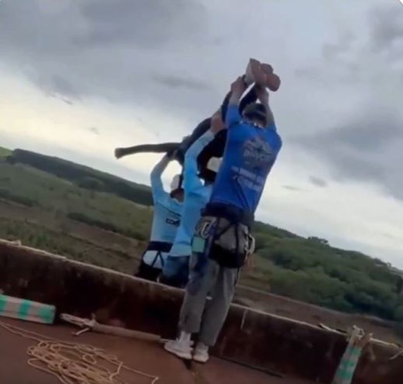 Joven brasileña murió durante un salto de bungee: olvidaron sujetarle la cuerda de seguridad