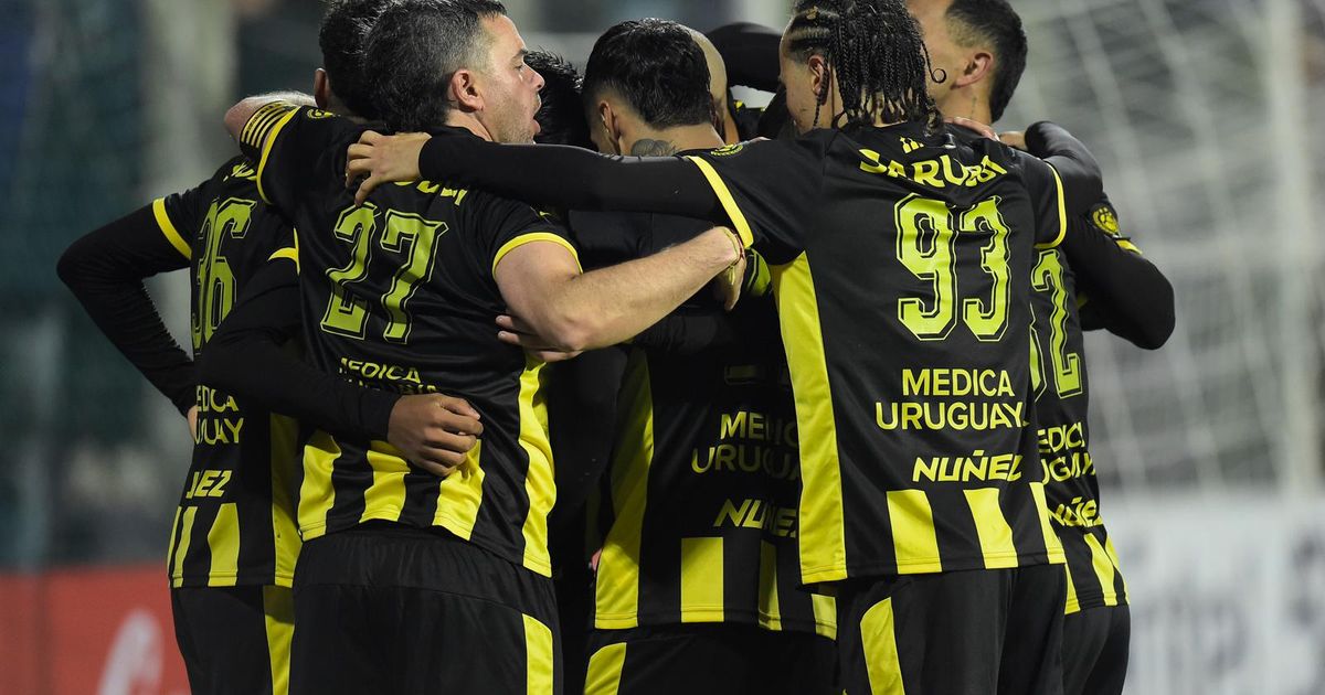 Peñarol venció a Defensor Sporting en el Franzini con goles de Arezo y Laxalt