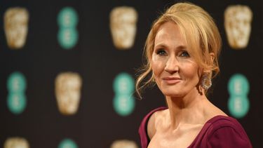 Acusada de transfobia, J.K. Rowling revela haber sido amenazada de muerte