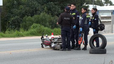 un hombre de 29 anos murio tras caer al pavimento mientras conducia una moto