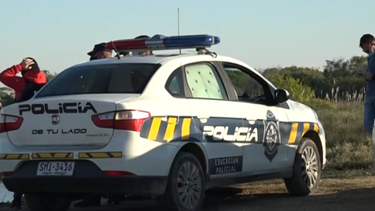 Hallan cuerpo dentro de un colchón que flotaba en un arroyo de Neptunia