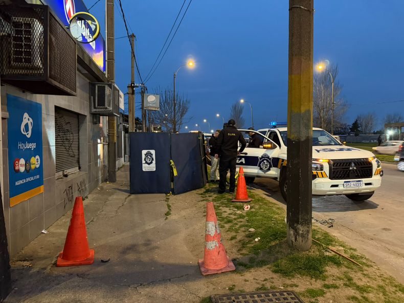 Un retirado policial mató a tiros a un retirado militar durante un enfrentamiento en un bar de Bella Italia