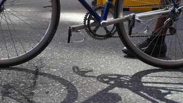 ciclista sufrio fractura de clavicula tras accidente en la vuelta ciclista en cerro largo