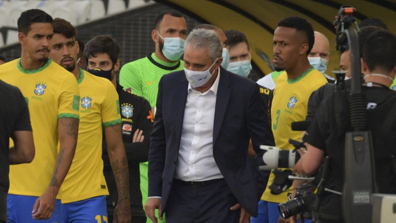 Tras el bochorno, Brasil apunta a ampliar su récord ante Perú