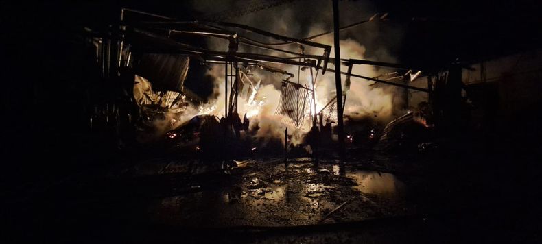 Un incendio consumió el galpón de secado de un aserradero en Rivera; no hubo lesionados