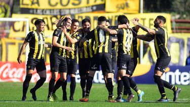 Peñarol festejó una victoria en el Parque Saroldi.