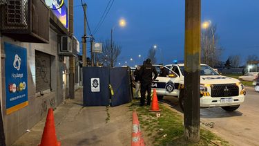Un retirado policial mató a tiros a un retirado militar durante un enfrentamiento en un bar de Bella Italia