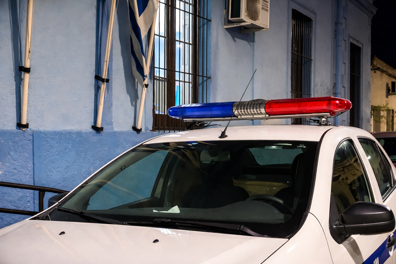 Un hombre fue denunciado por violencia doméstica, escapó en una grúa y fue detenido tras persecución en Rocha