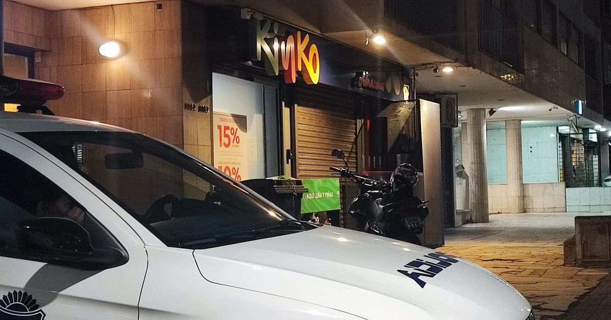 Un delincuente robó un supermercado en pleno Pocitos y escapó a contramano y en bicicleta