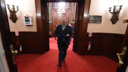 Bergara confirmó que baja su precandidatura y dijo que continuarán campaña con lineamientos del seregnismo