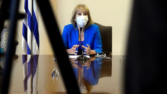 Carolina Cosse y Laura Raffo se cruzaron por la pobreza