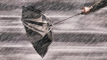 Inumet emitió aviso por tormentas fuertes y formación de un ciclón extratropical