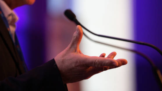 Debate presidencial oblitario.