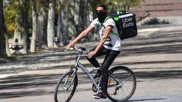 Uber Eats se retira de siete mercados, incluyendo Uruguay