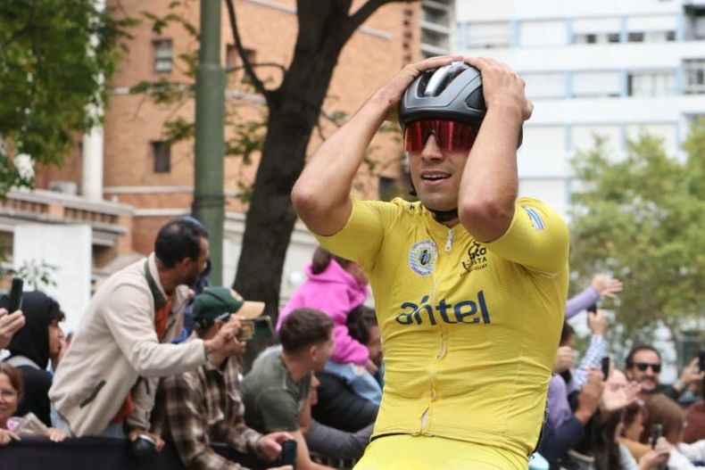 Pablo Bonilla se coronó en Montevideo y Asconeguy ganó la etapa final de la Vuelta Ciclista