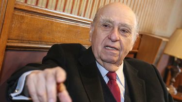 Sanguinetti sobre propuestas del FA: son una fantasía de Alicia en el País de las Maravillas