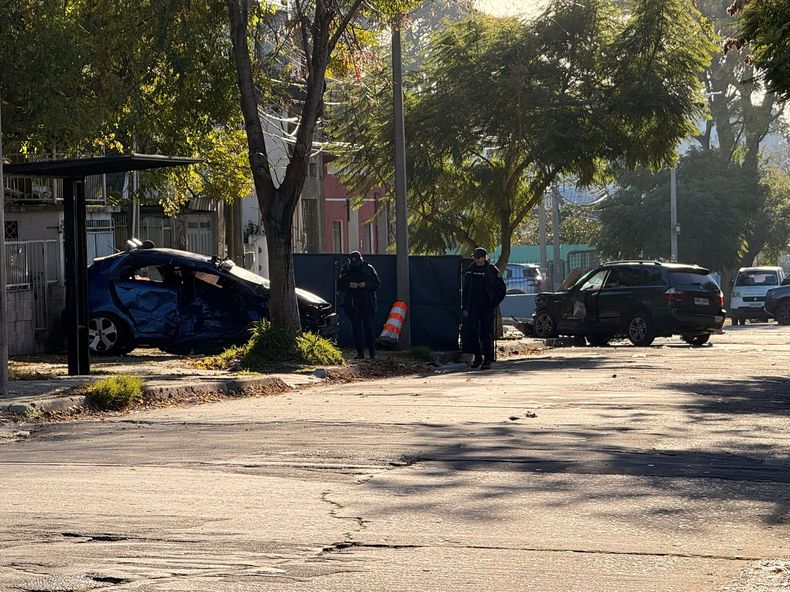 Siniestro fatal en La Teja: joven murió tras violento choque entre un auto y una camioneta