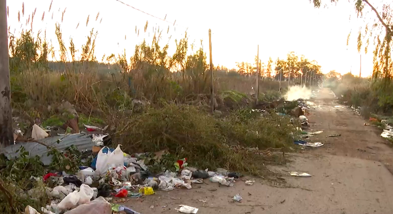 Vecinos de Piedras Blancas reclaman por basurales, falta de luz y calles intransitables