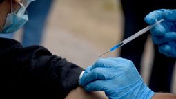 Mutualistas deberán vacunar contra COVID-19 en domicilio.