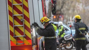 Se incendió un edificio de apartamentos en pleno Centro de Montevideo