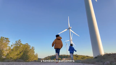 A ritmo de boogie y alusiones al cielo azul: así es el jingle de Delgado-Ripoll