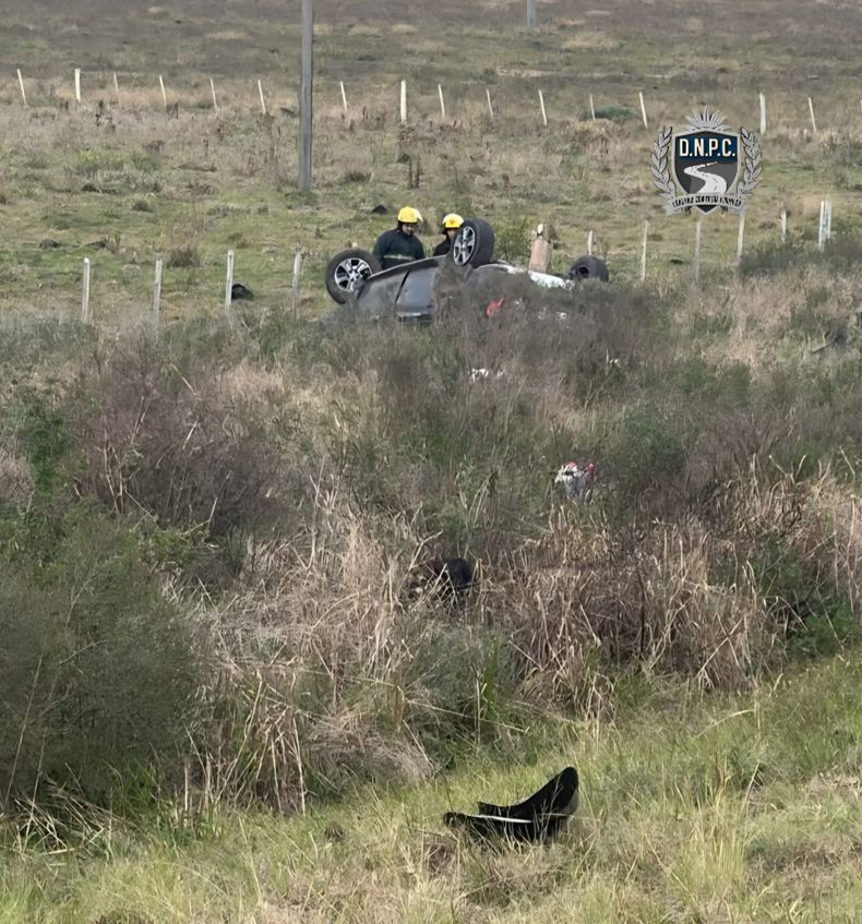 Siniestro fatal en Artigas: mujer murió tras el vuelco de una camioneta argentina en ruta 3
